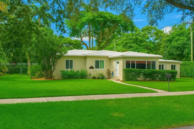 $875,000 | 324 Lavilla Drive, Miami Springs, FL 33166