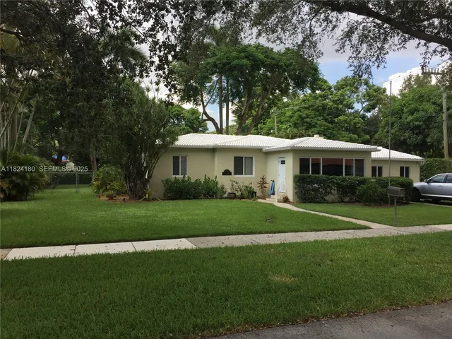 $875,000 | 324 Lavilla Drive, Miami Springs, FL 33166