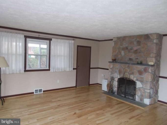 15 Sheraton Road Randallstown, MD 21133 - Photo 10 of 13 Living Room
