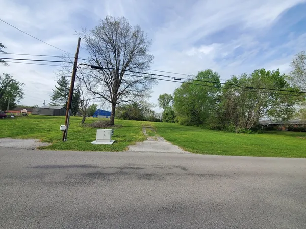 $33,500 | 1810 Old W Main Street, Carbondale, IL 62901