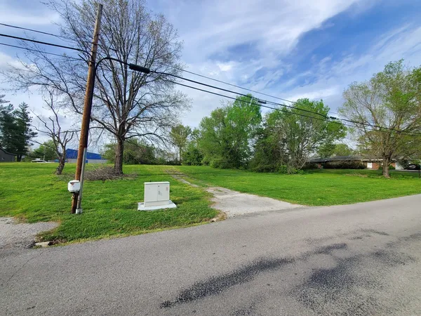 $33,500 | 1810 Old W Main Street, Carbondale, IL 62901