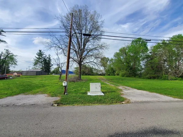 $33,500 | 1810 Old W Main Street, Carbondale, IL 62901
