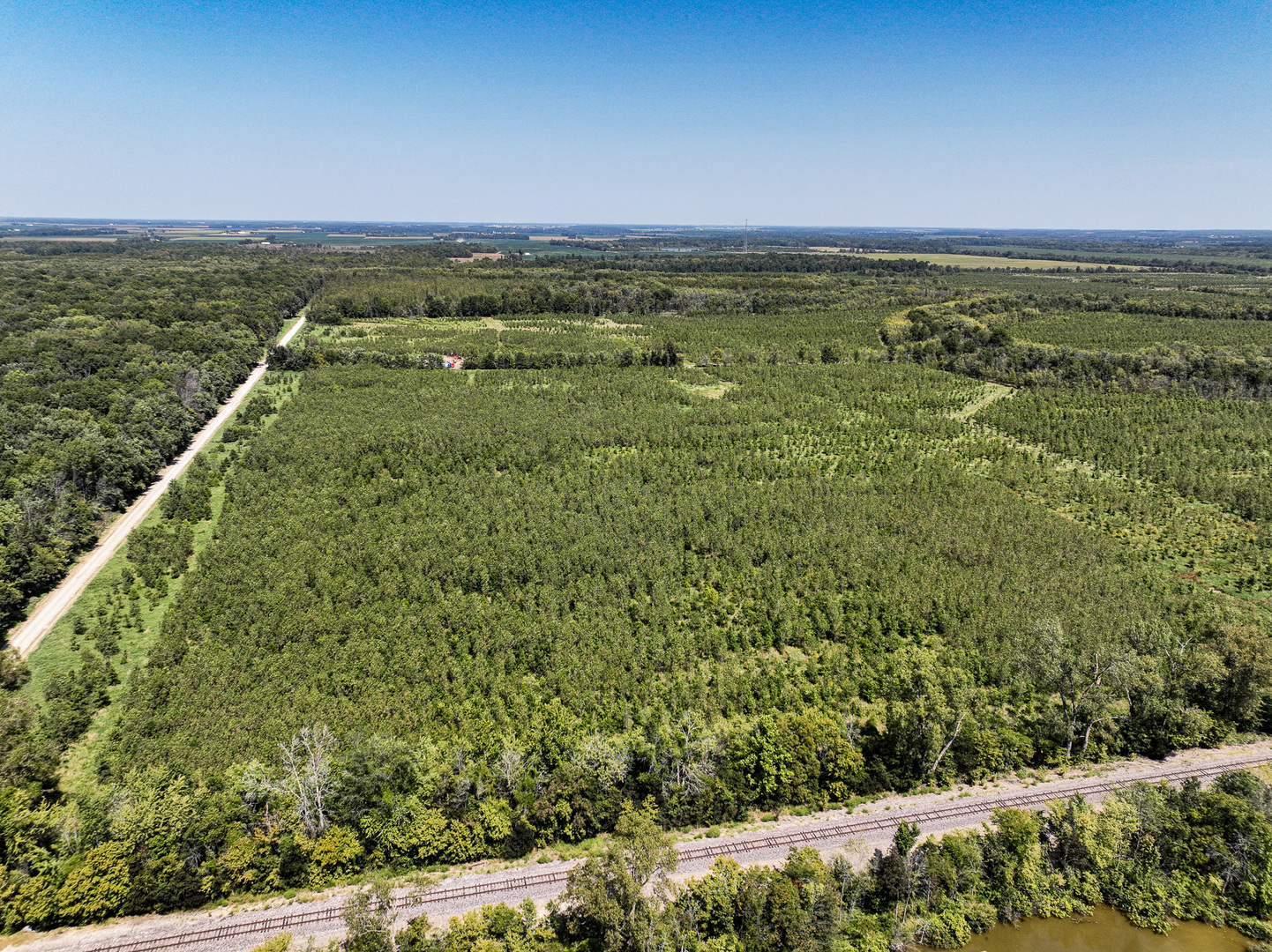 Tract 4 Mayflower Road Clay City, IL 62824 - Photo 13 of 52 a view of an ocean and mountain