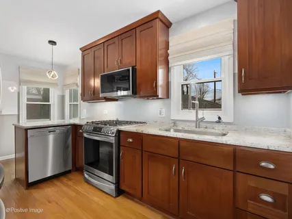 $575,000 | 918 Cambridge Avenue, Elmhurst, IL 60126