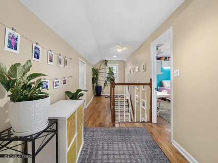 $575,000 | 918 Cambridge Avenue, Elmhurst, IL 60126