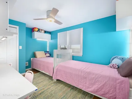 $575,000 | 918 Cambridge Avenue, Elmhurst, IL 60126