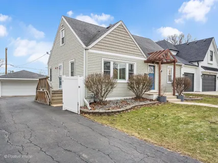 $575,000 | 918 Cambridge Avenue, Elmhurst, IL 60126