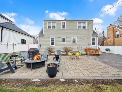 $575,000 | 918 Cambridge Avenue, Elmhurst, IL 60126