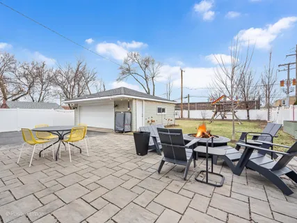 $575,000 | 918 Cambridge Avenue, Elmhurst, IL 60126