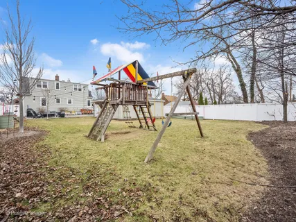 $575,000 | 918 Cambridge Avenue, Elmhurst, IL 60126