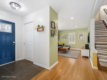 $575,000 | 918 Cambridge Avenue, Elmhurst, IL 60126