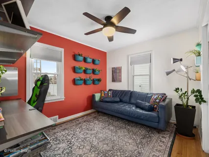 $575,000 | 918 Cambridge Avenue, Elmhurst, IL 60126