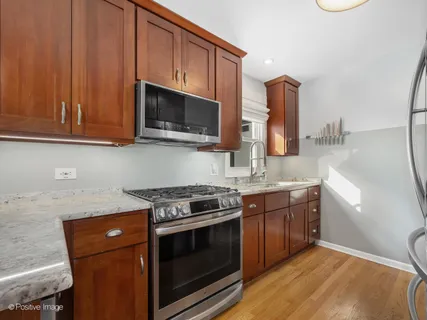 $575,000 | 918 Cambridge Avenue, Elmhurst, IL 60126