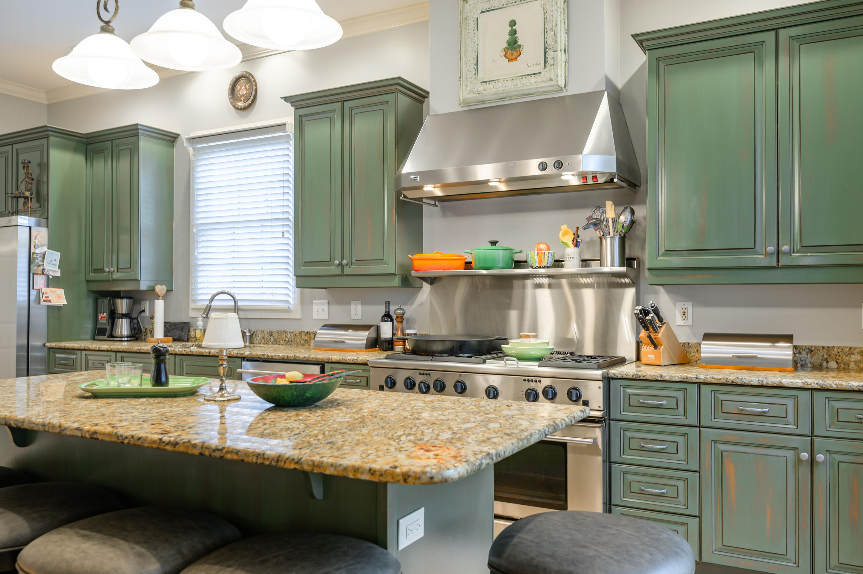 1666 Back Creek Road Charleston, SC 29412 - Photo 6 of 41 Kitchen from island