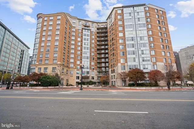 $2,800 | 555 Massachusetts Avenue Northwest, Unit 815, Washington, DC 20001