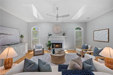 $1,390,000 | 2092 Imperial Circle, Naples, FL 34110