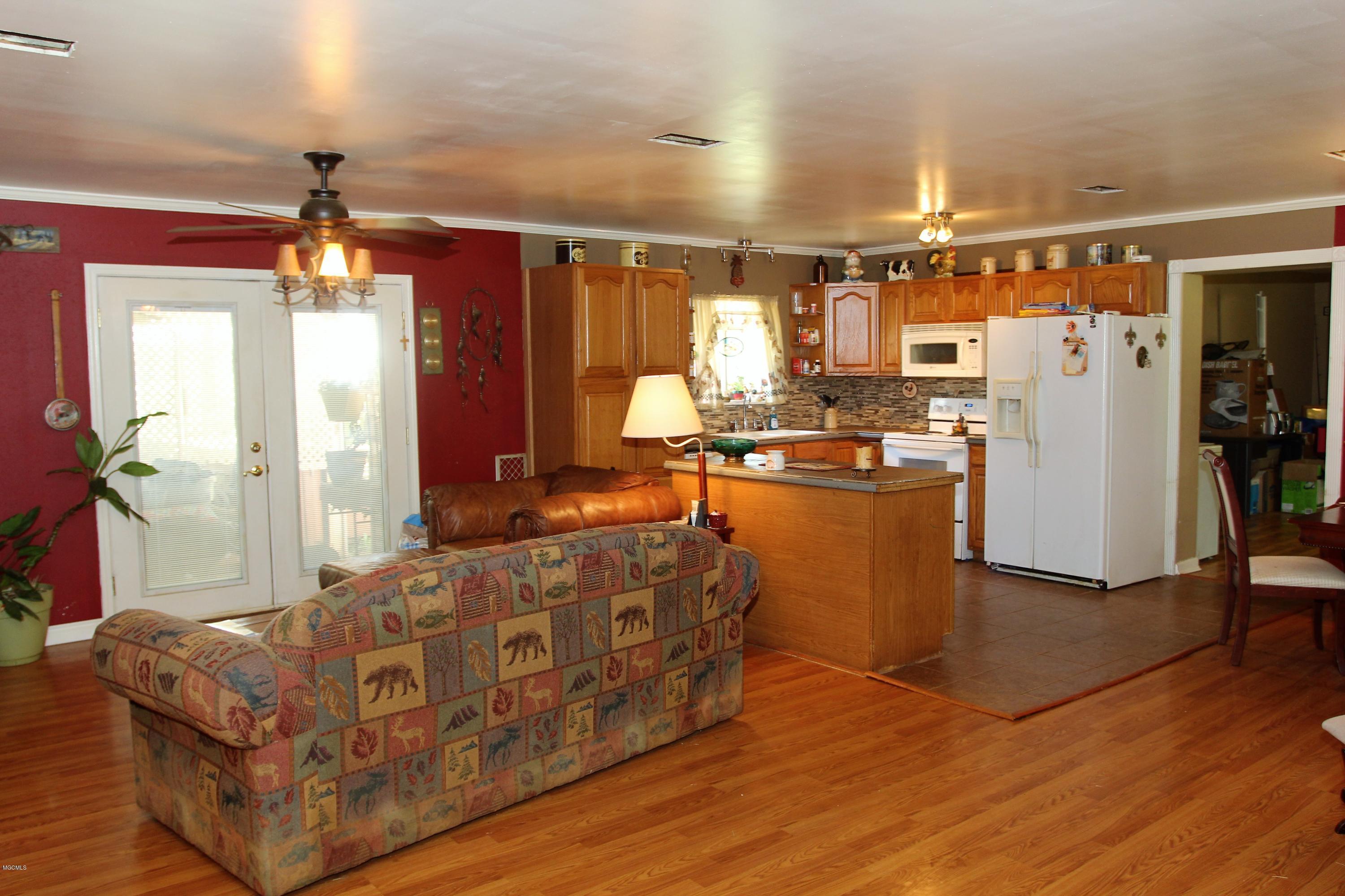 14428 Lumpkin Road Gulfport, MS 39503 - Photo 4 of 13 IMG_3158