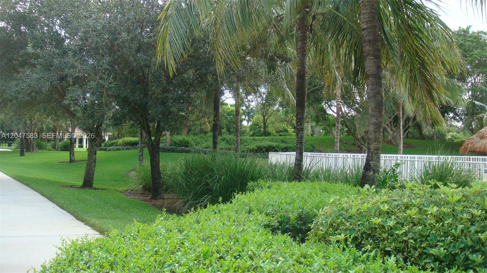 4152 Pine Ridge Lane Weston, FL 33331 - Photo 38 of 42