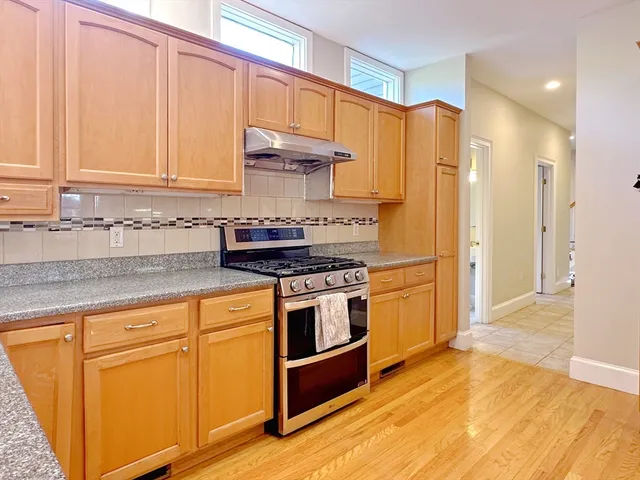 $10,000 | 11 Oakland Street, Lexington, MA 02420