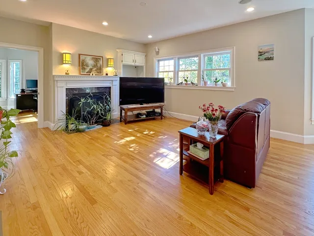 $10,000 | 11 Oakland Street, Lexington, MA 02420