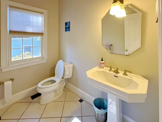 $10,000 | 11 Oakland Street, Lexington, MA 02420