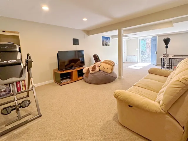 $10,000 | 11 Oakland Street, Lexington, MA 02420