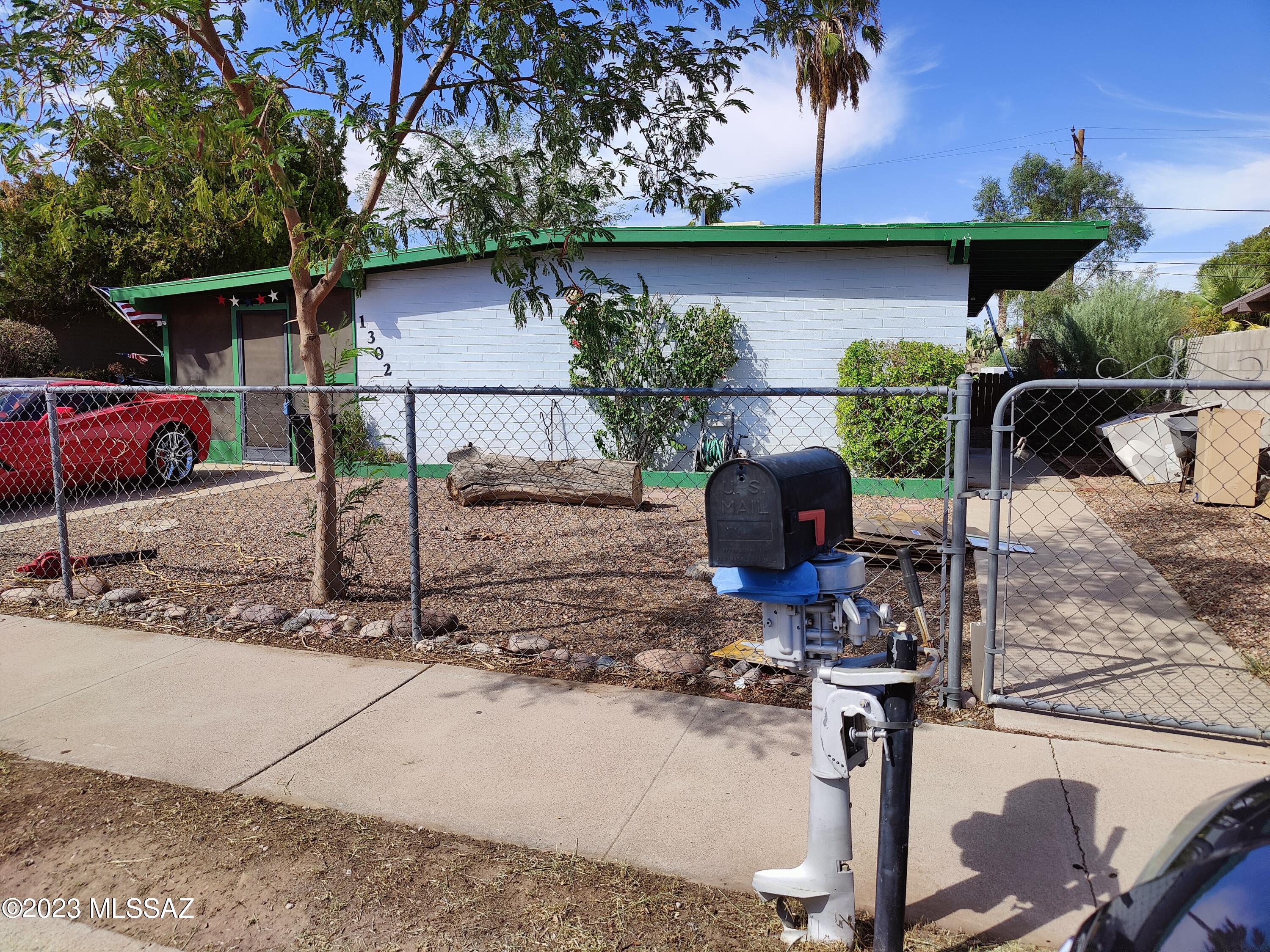 1302 West Kleindale Road Tucson, AZ 85705 - Photo 2 of 28
