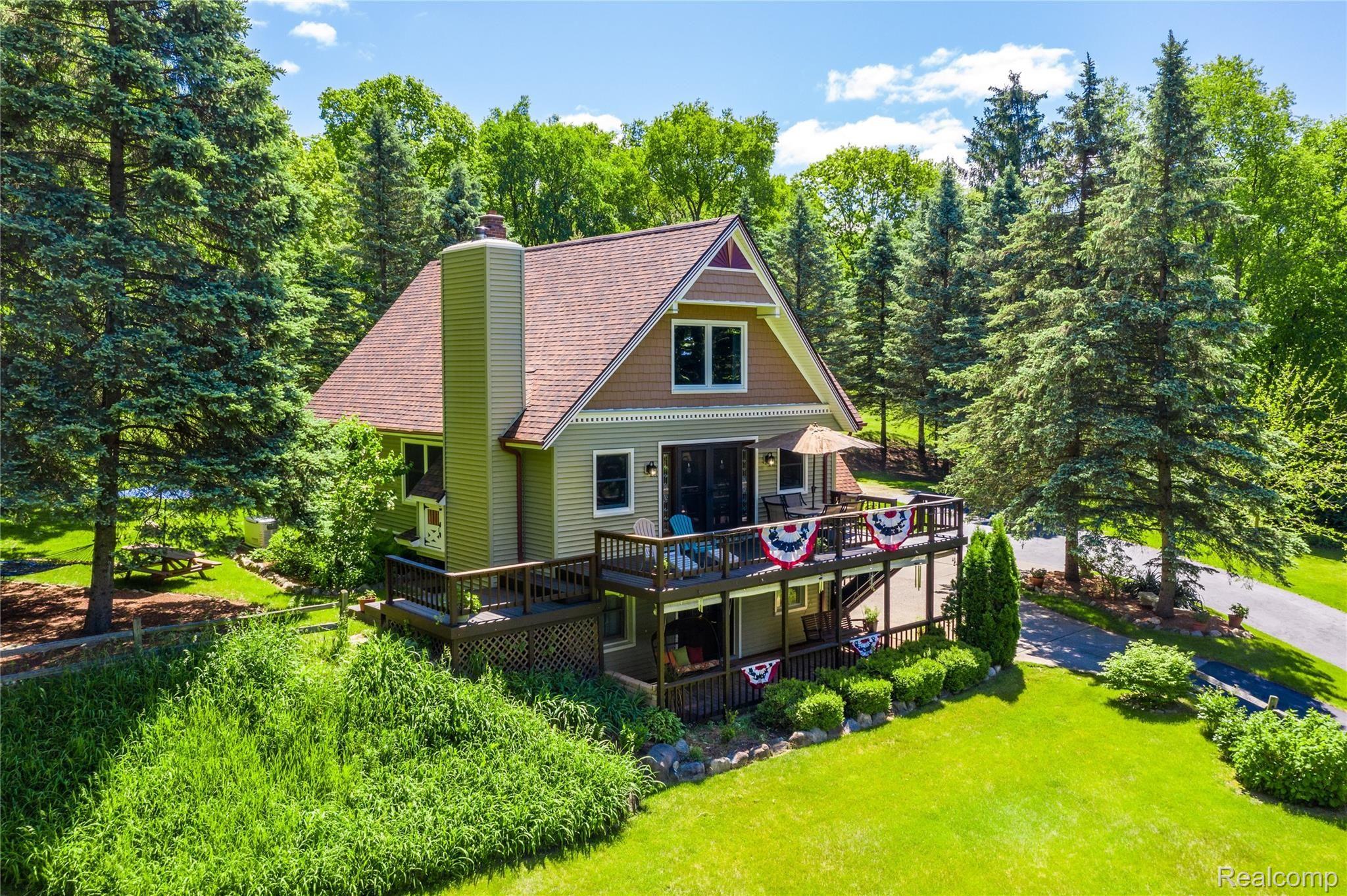 9440 Hartland Road Fenton, MI 48430 - Photo 31 of 46 Exterior 5.jpg