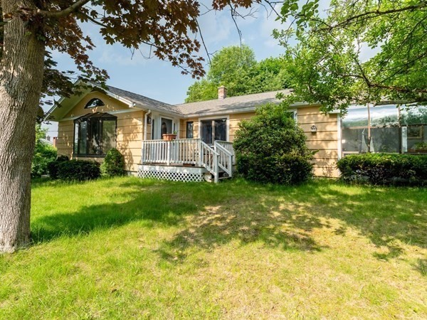 71 Hilltop Street Springfield, MA 01128 - Photo 1 of 36 Gallery Image 1