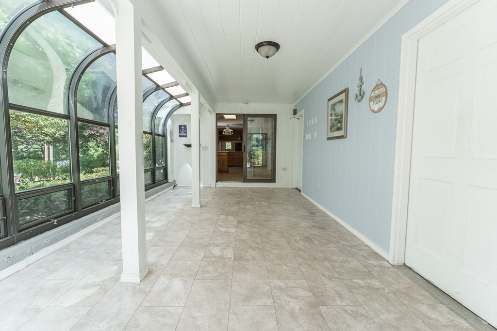 71 Hilltop Street Springfield, MA 01128 - Photo 11 of 36 Gallery Image 11