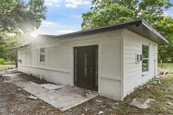 $4,500 | 4996 49th Street, Vero Beach, FL 32967