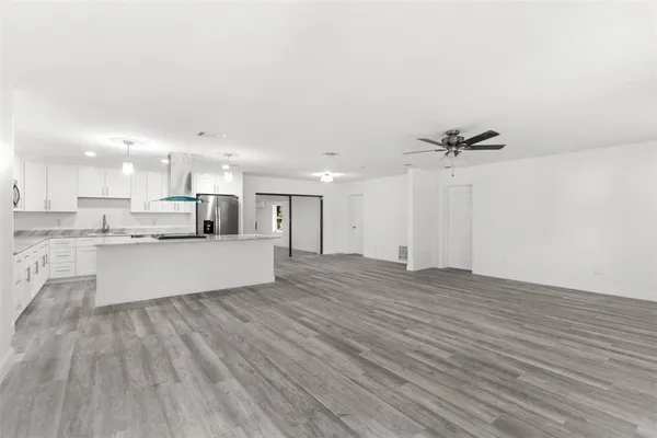 $4,500 | 4996 49th Street, Vero Beach, FL 32967