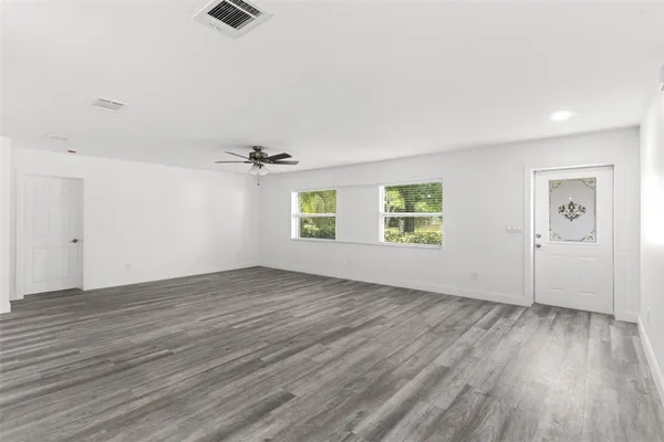 $4,500 | 4996 49th Street, Vero Beach, FL 32967