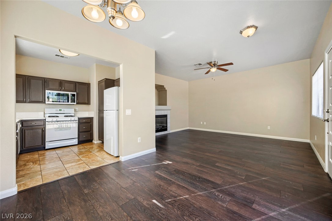 1851 Hillpointe Road, Unit 2424 Henderson, NV 89074 - Photo 11 of 28 Gallery Image 11