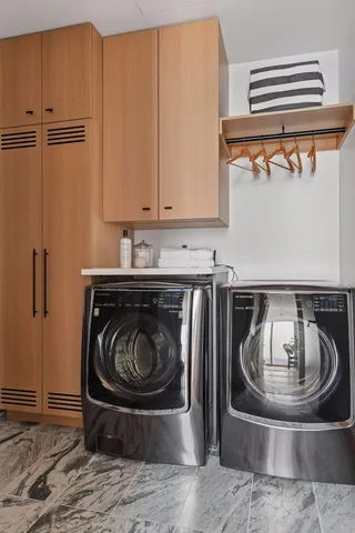 $2,375,000 | 255 Hennepin Avenue, Unit 3304, Minneapolis, MN 55401