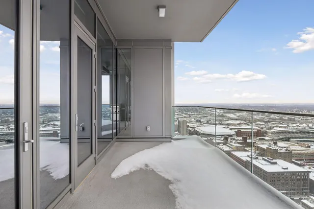 $2,375,000 | 255 Hennepin Avenue, Unit 3304, Minneapolis, MN 55401