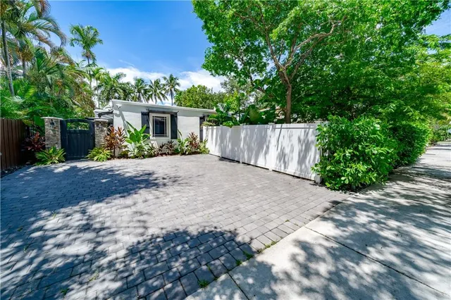 $19,995 | 417 Northeast 15th Avenue, Fort Lauderdale, FL 33301