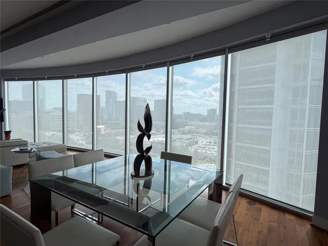 $1,095,000 | 1600 Post Oak Boulevard, Unit 1206, Houston, TX 77056