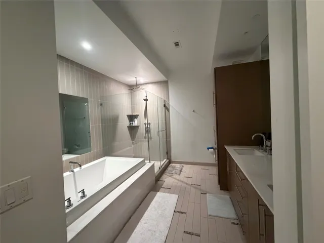 $1,095,000 | 1600 Post Oak Boulevard, Unit 1206, Houston, TX 77056