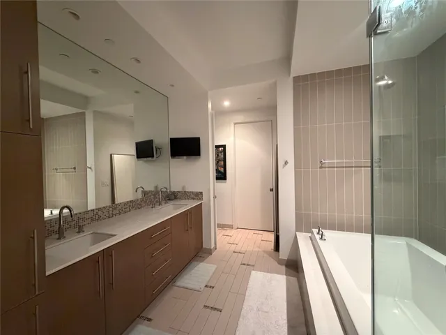 $1,095,000 | 1600 Post Oak Boulevard, Unit 1206, Houston, TX 77056