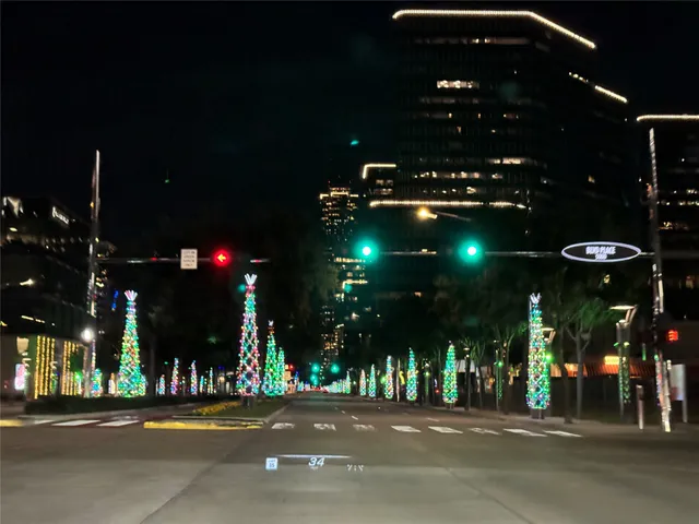 $1,095,000 | 1600 Post Oak Boulevard, Unit 1206, Houston, TX 77056