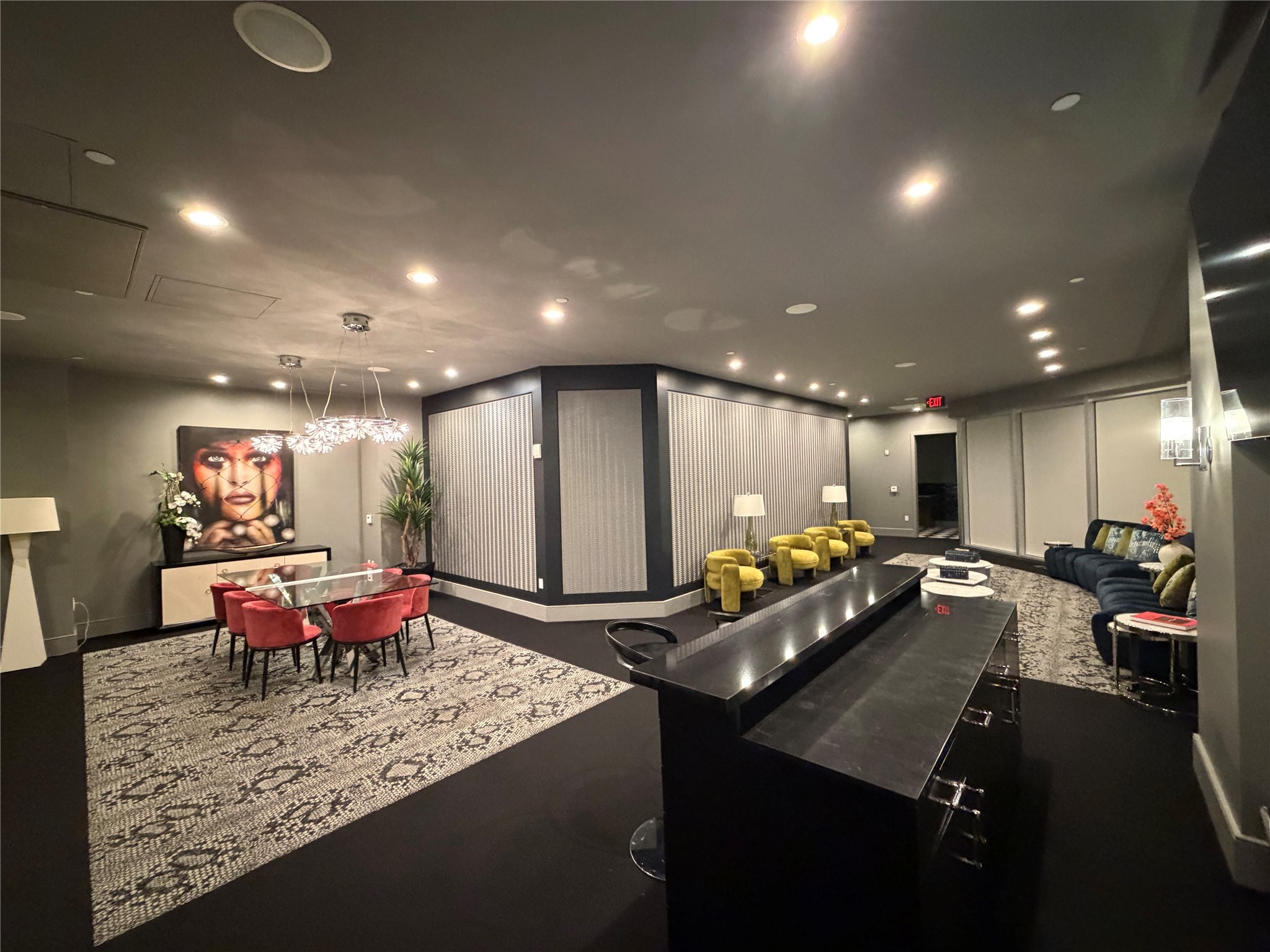 1600 Post Oak Boulevard, Unit 1206 Houston, TX 77056 - Photo 41 of 50 a view of a room with gym equipment