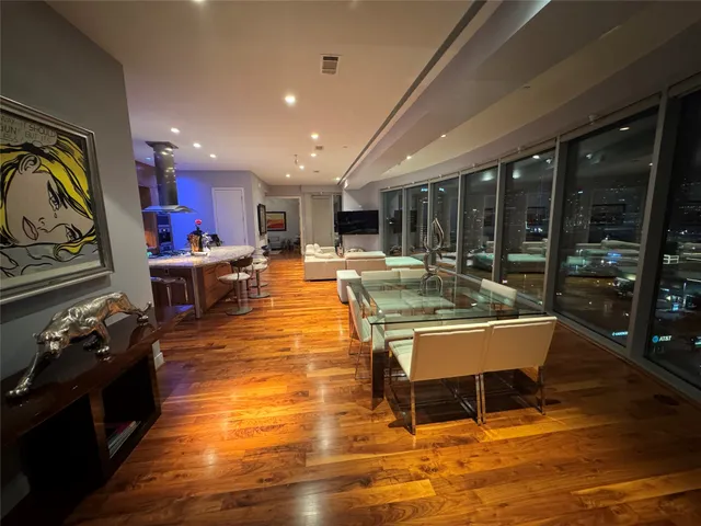 $1,095,000 | 1600 Post Oak Boulevard, Unit 1206, Houston, TX 77056