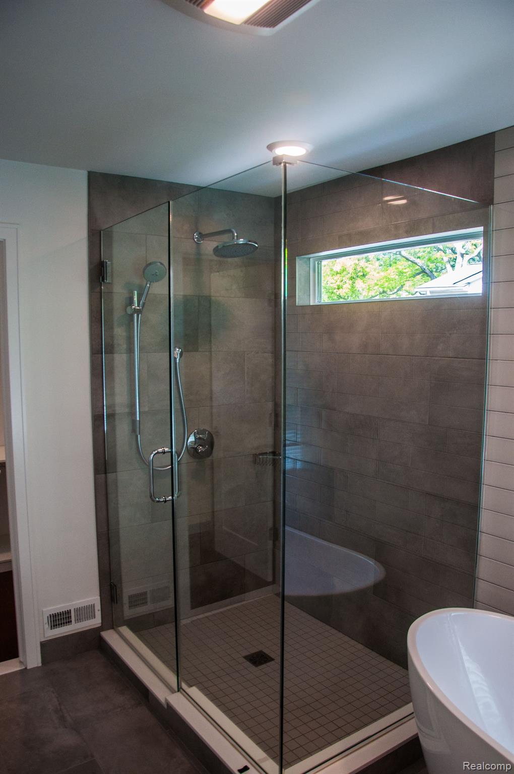 634 Millstone Drive Rochester, MI 48309 - Photo 39 of 52 Master bath