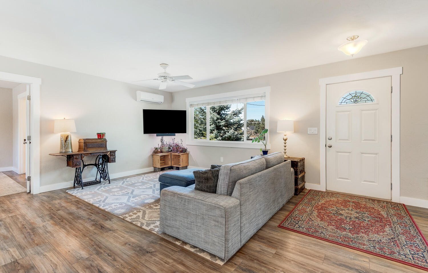 63406 Vogt Road Bend, OR 97701 - Photo 3 of 27 Great room