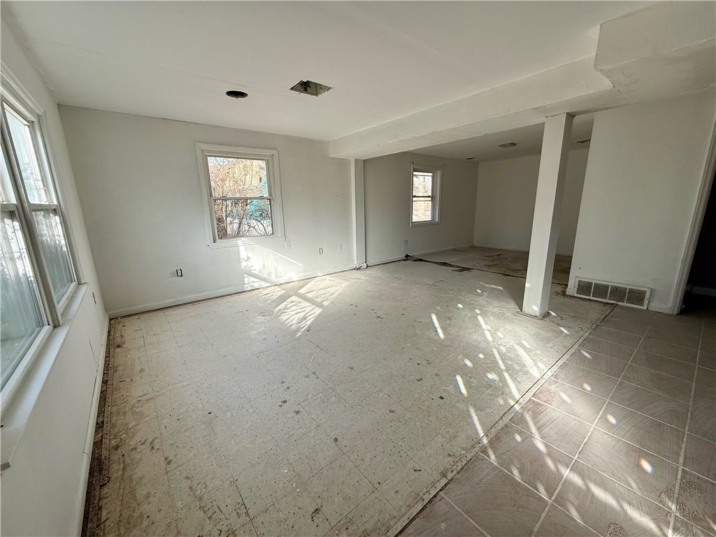 1202 Florida Avenue Decatur, IL 62521 - Photo 13 of 16 LL Family room