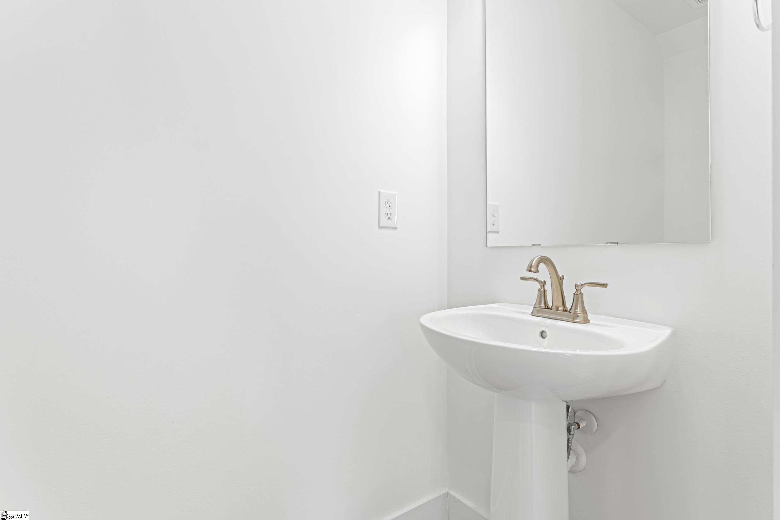 415 Hazelcote Road Greenville, SC 29611 - Photo 5 of 43