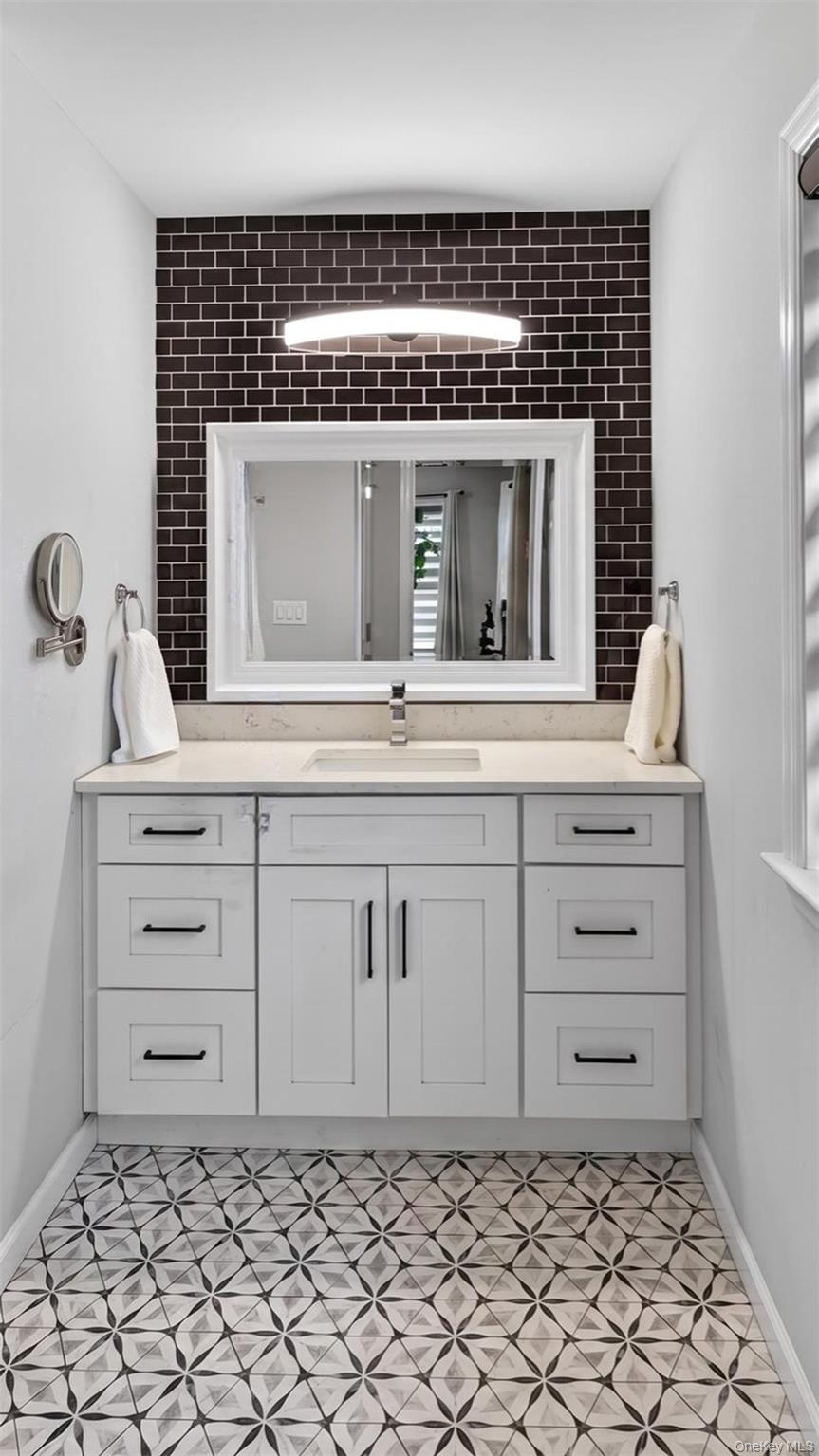 406 Two Rod Road Port Jefferson Station, NY 11776 - Photo 21 of 40
