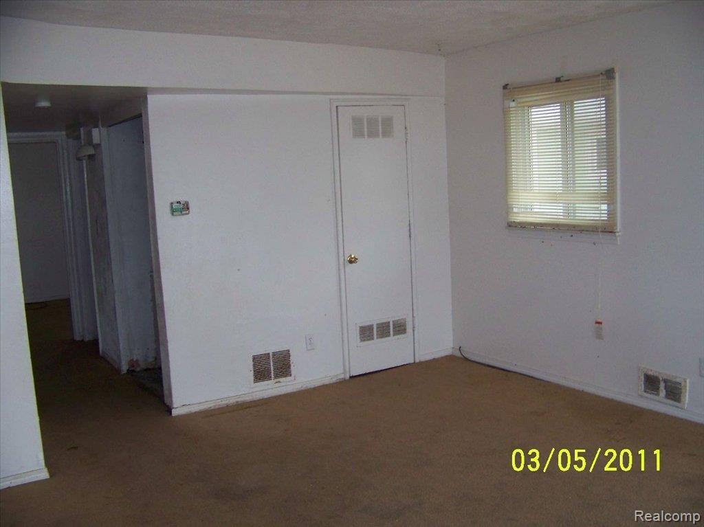 27106 Florence Street Inkster, MI 48141 - Photo 11 of 12 3-5 031