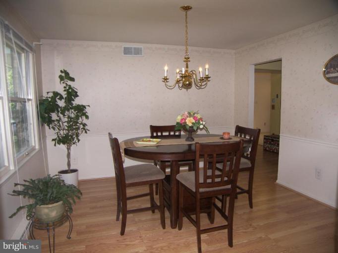 11333 Rambling Road Gaithersburg, MD 20879 - Photo 3 of 30 Dining Room